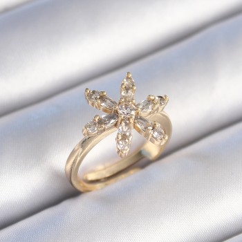 Pirinç Gold Renk Zirkon Taşlı Çiçek Model Kadın Yüzük Pirinç Gold Renk Zirkon Taşlı Çiçek Model Kadın Yüzük
